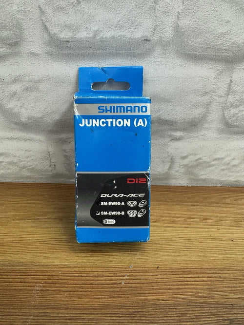 *NEW IN BOX* Shimano DURA-ACE SM-EW90-A 3 Port Junction A Box