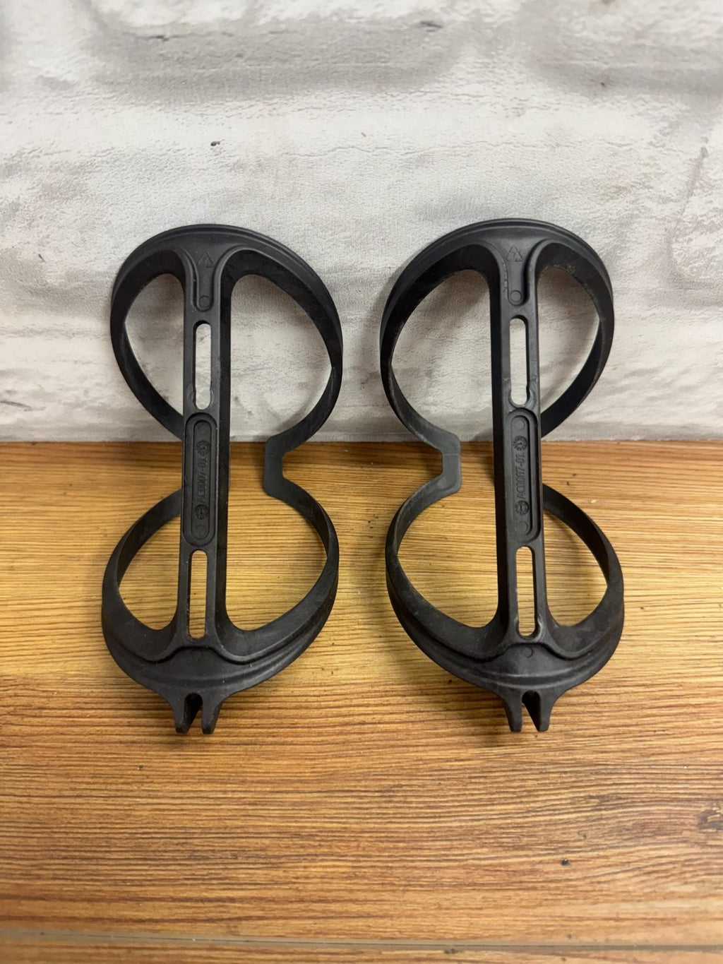 Canyon Lightweight Plastic Bottle Cage Set