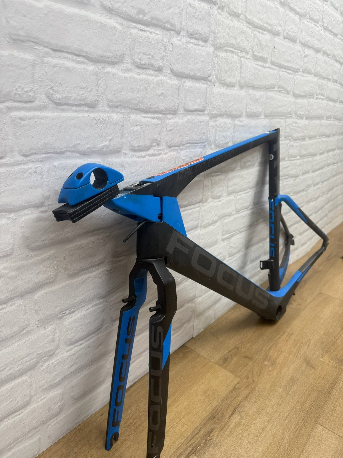 Focus Izalco Chrono Frame Set DAMAGED 