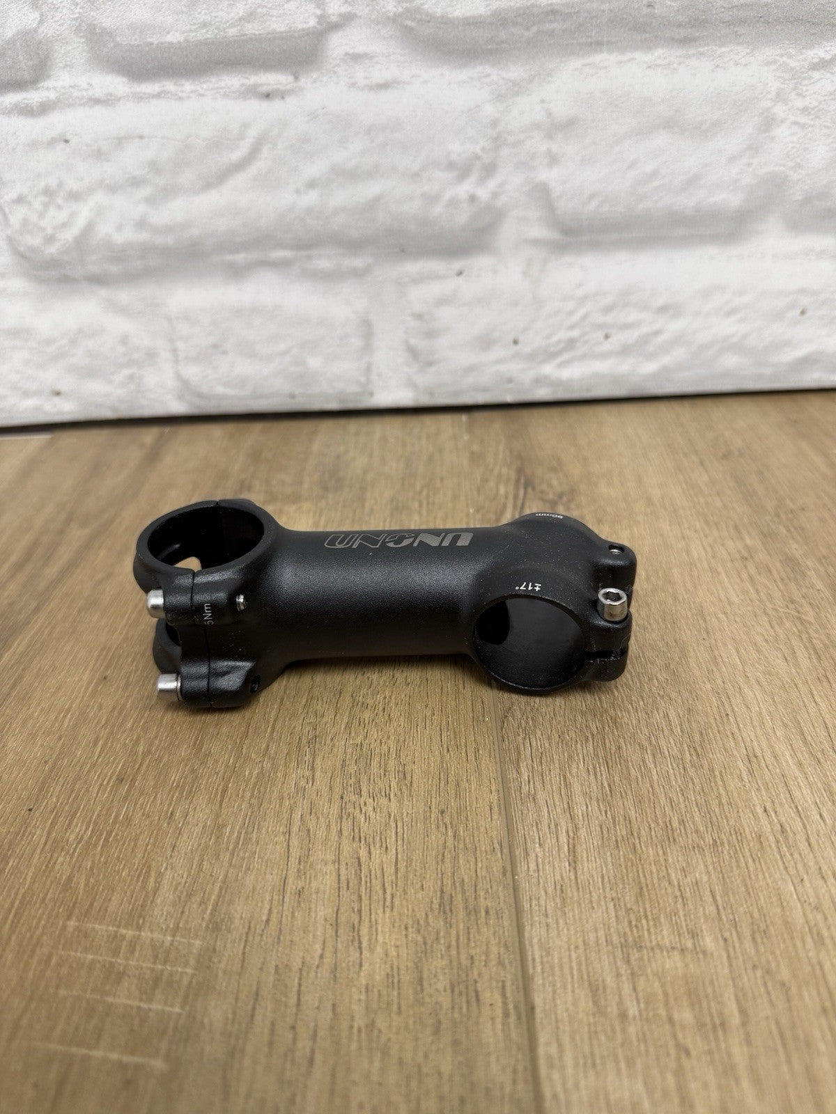 Uno Stem