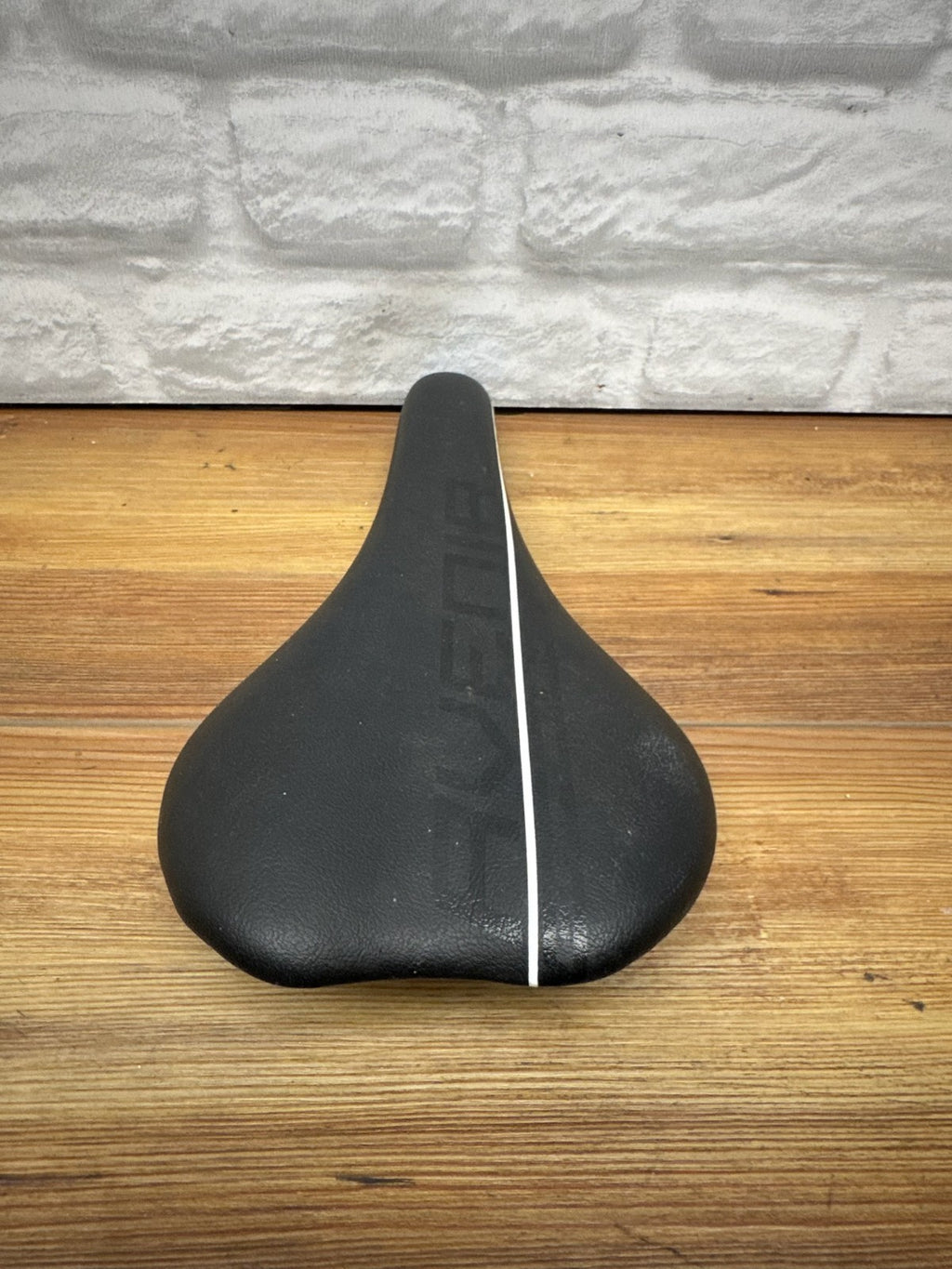 Avenir Velo Carbon Rail Saddle