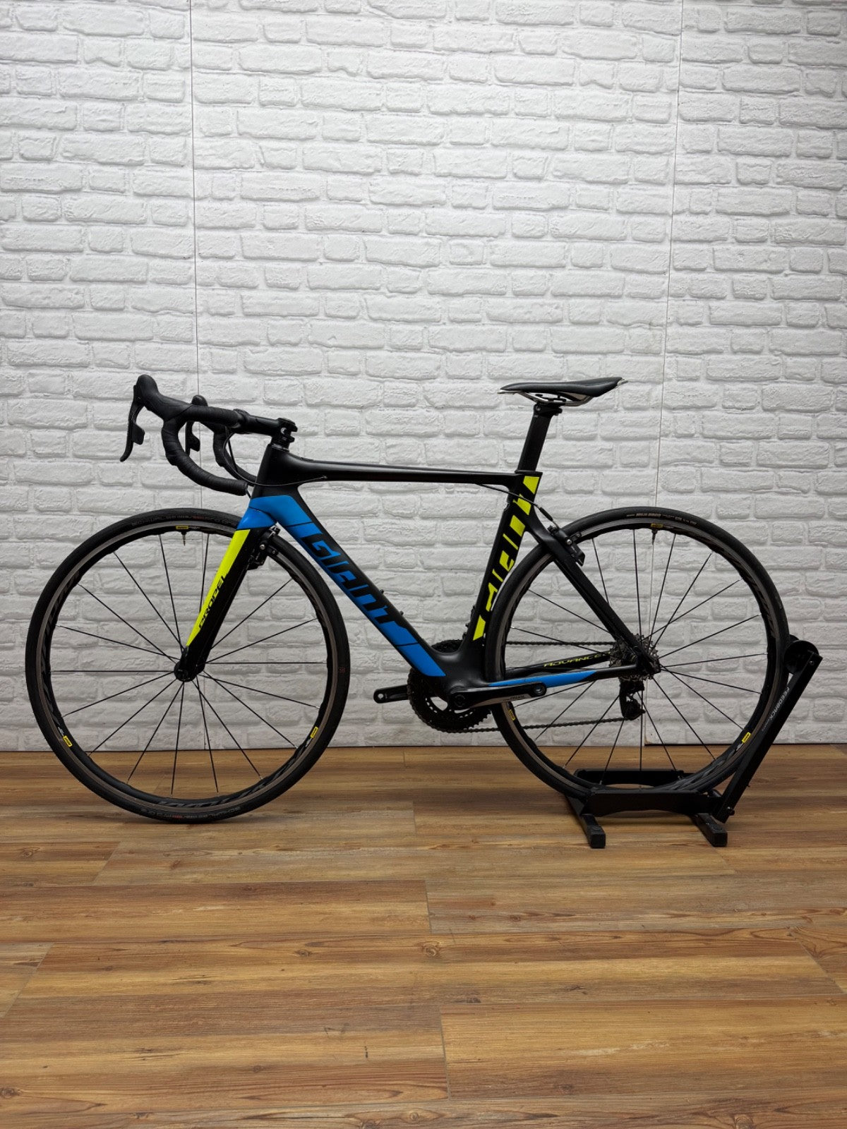 Giant Propel Small