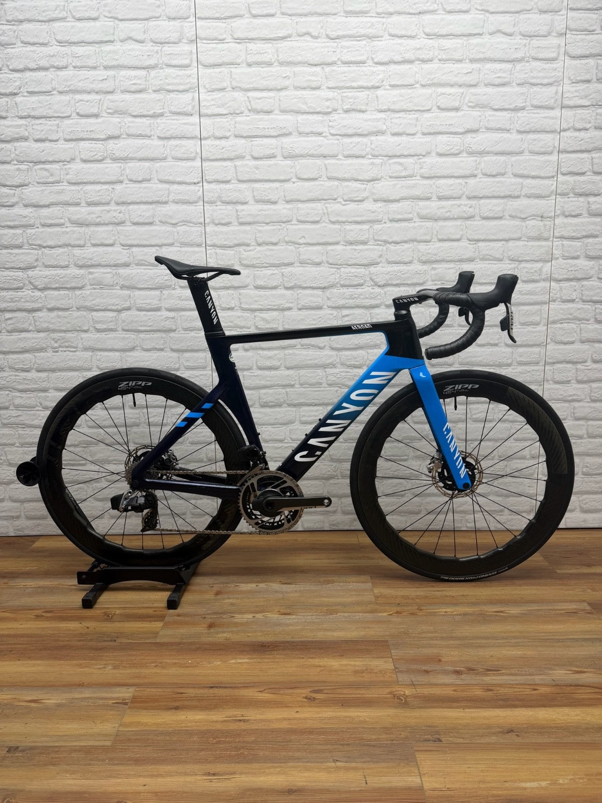 Canyon Aeroad CFR eTap Disc Medium