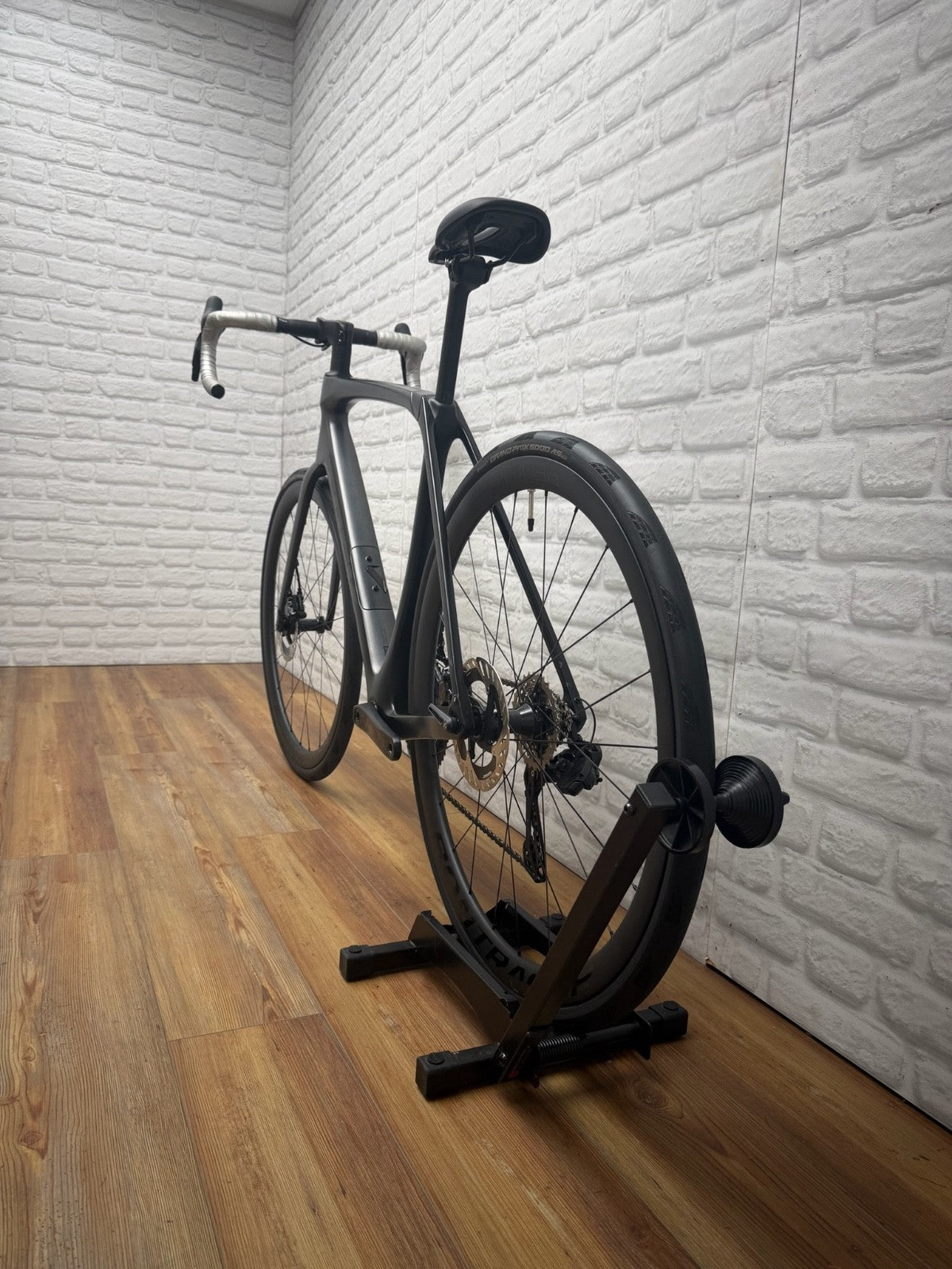 Trek Domane Gen 4 2024 56cm Di2 Disc Road Bike