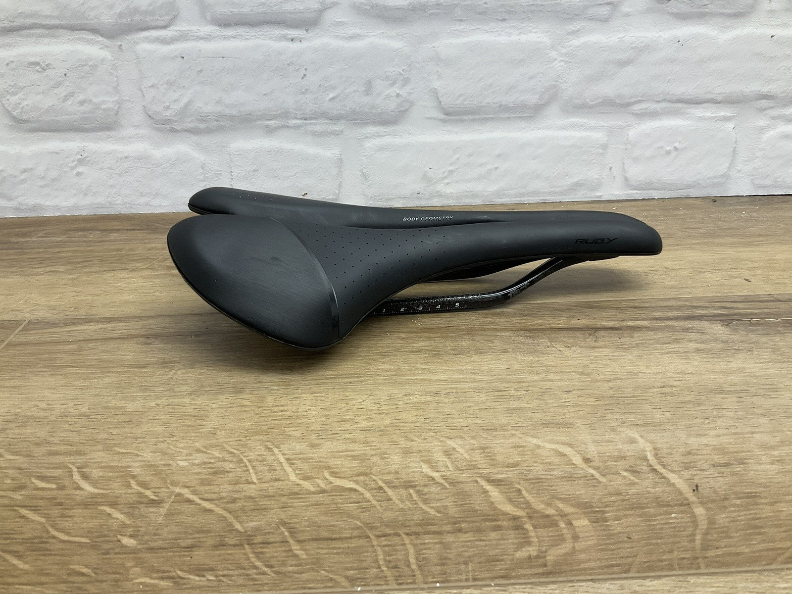 Specialized Ruby Saddle Carbon Rail 168