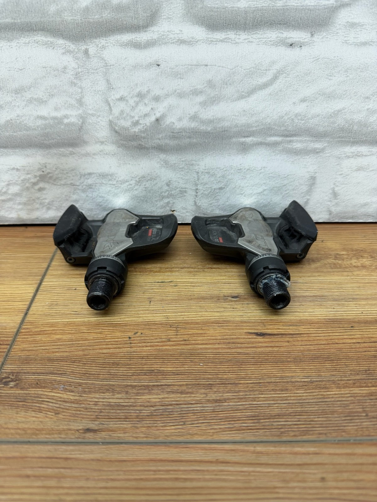 LOOK KEO Blade Carbon Ceramic Road Bike Pedals Plates Pair Lightweight Keo