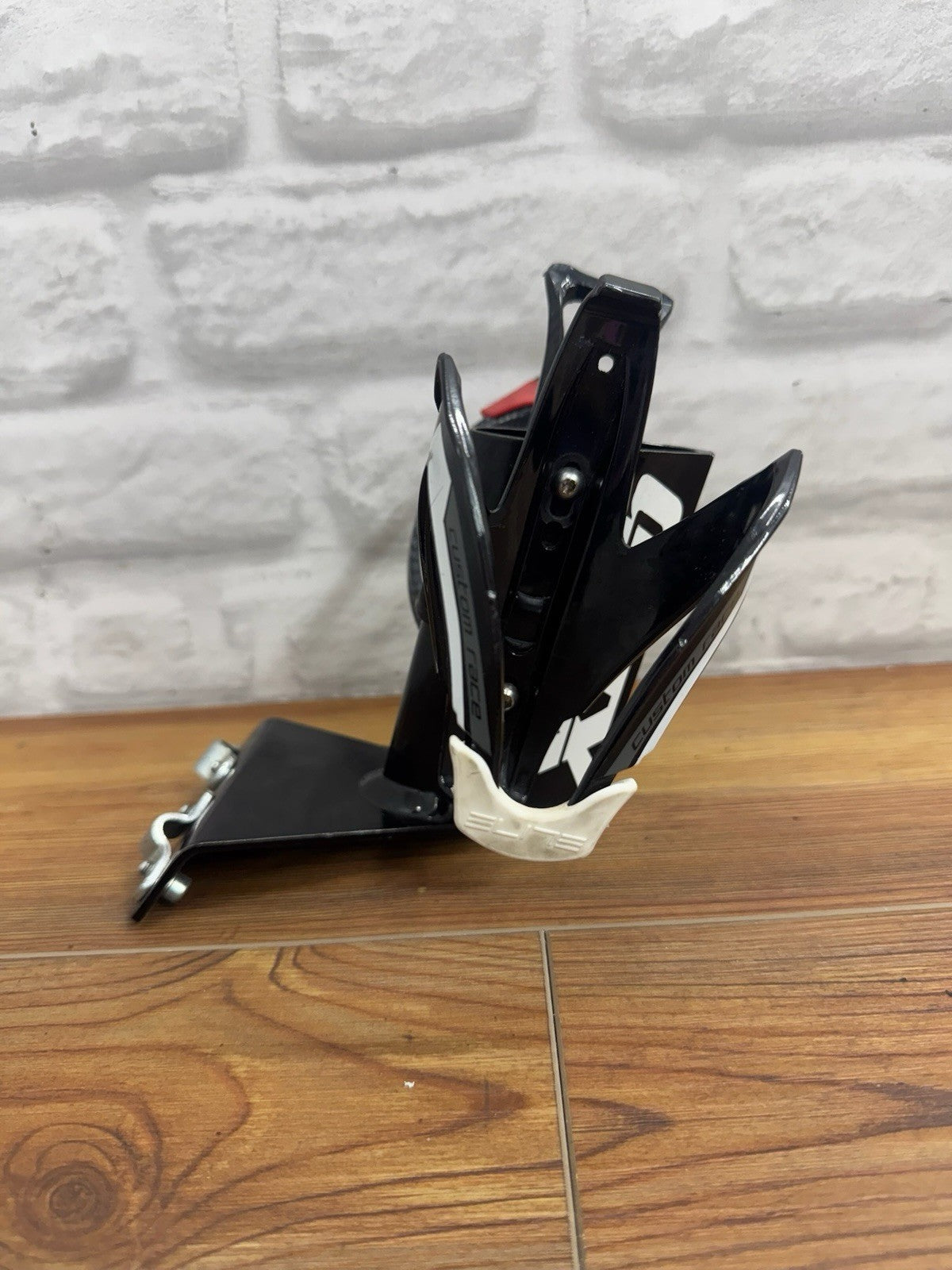Xlab Saddle Wing Rear Bottle Cage Carrier With Plastic Cages