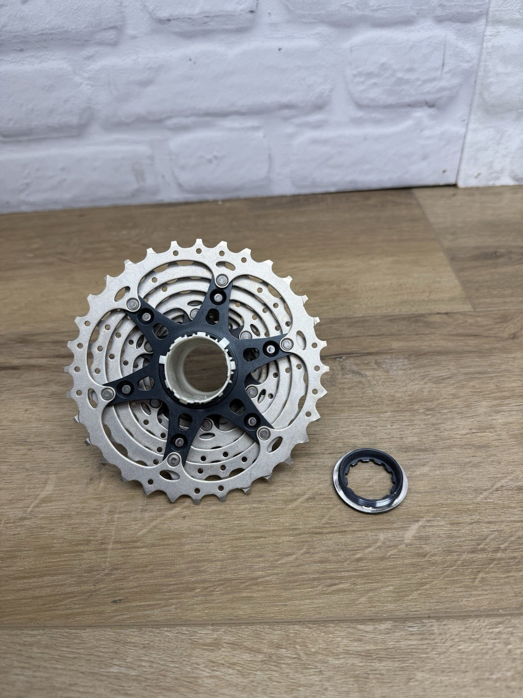 Shimano Ultegra CS-R8000 II Speed Road Bicycle Cassette Sprocket NEW Damaged box