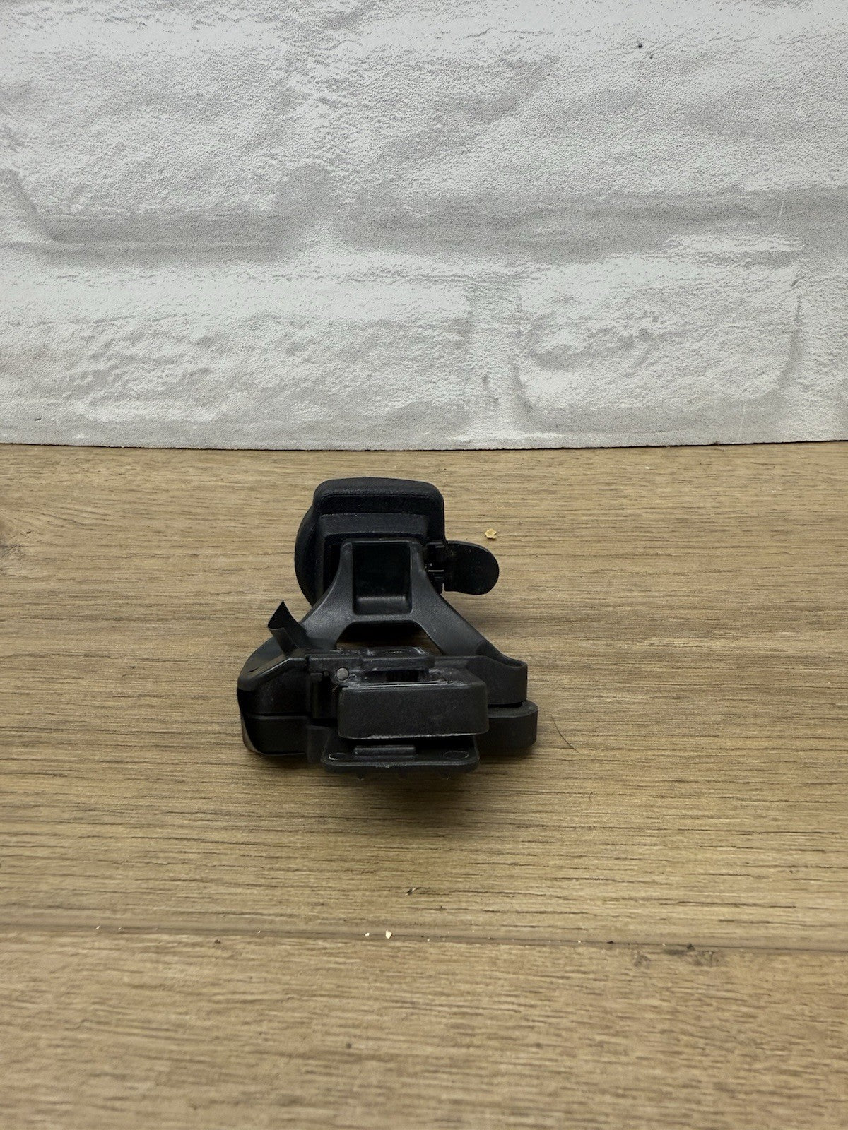 Integrated handlebar bike computer mount 