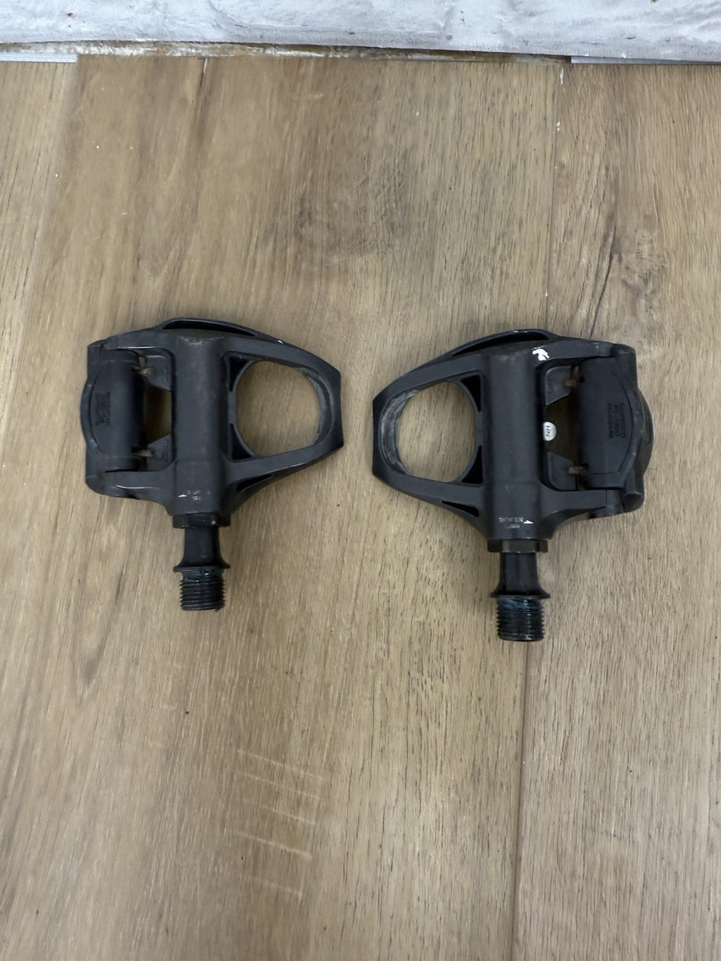 Shimano 105 SPD-SL Clipless Road Bike Pedals 
