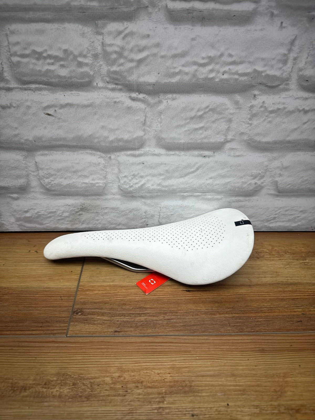 Bontrager Serano RL Saddle White