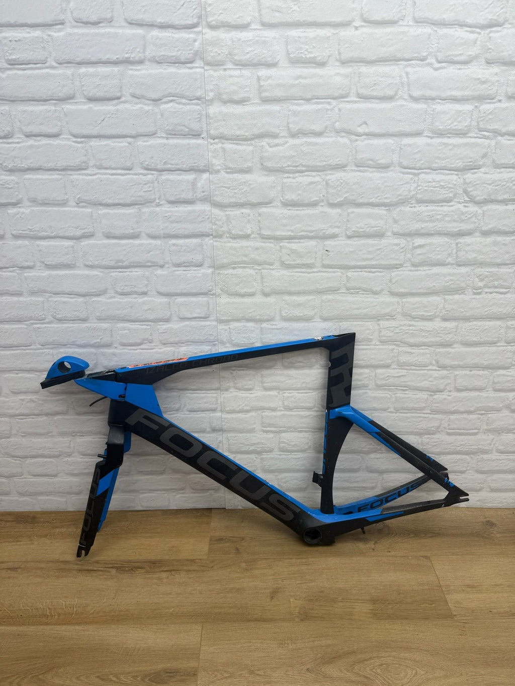 Focus Izalco Chrono Frame Set DAMAGED 