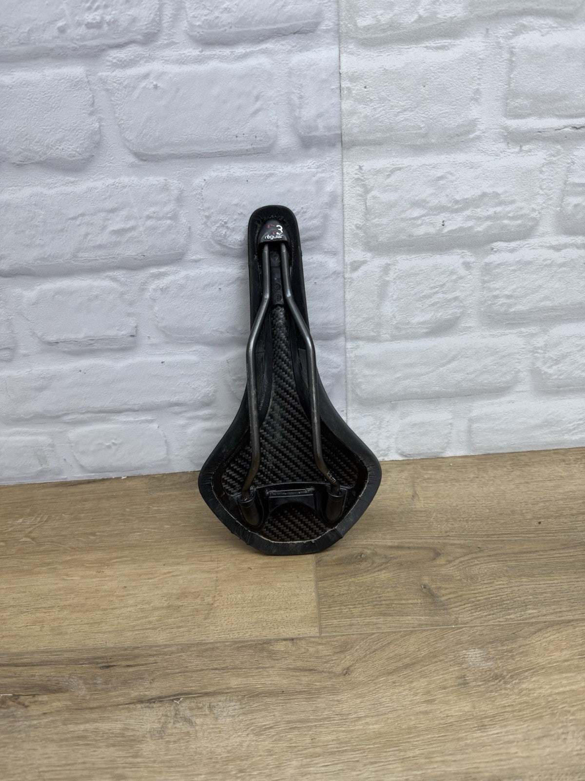 fizik antares road cycling saddle with cover