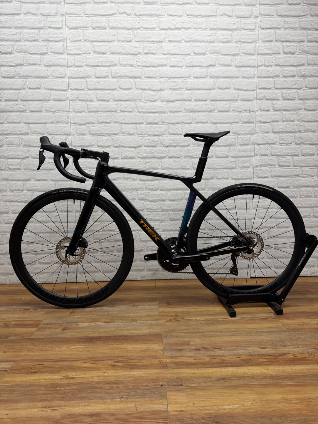 Trek Madone SL 6 Gen 8 Medium 2025 Road Bike