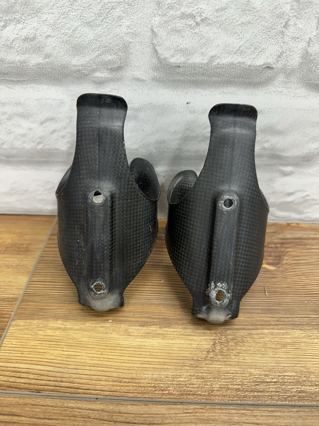 Arundel Carbon Bottle Cage Set