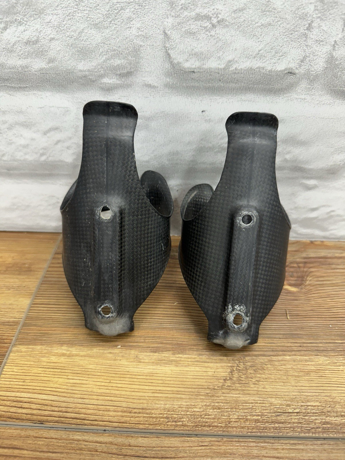 Arundel Carbon Bottle Cage Set