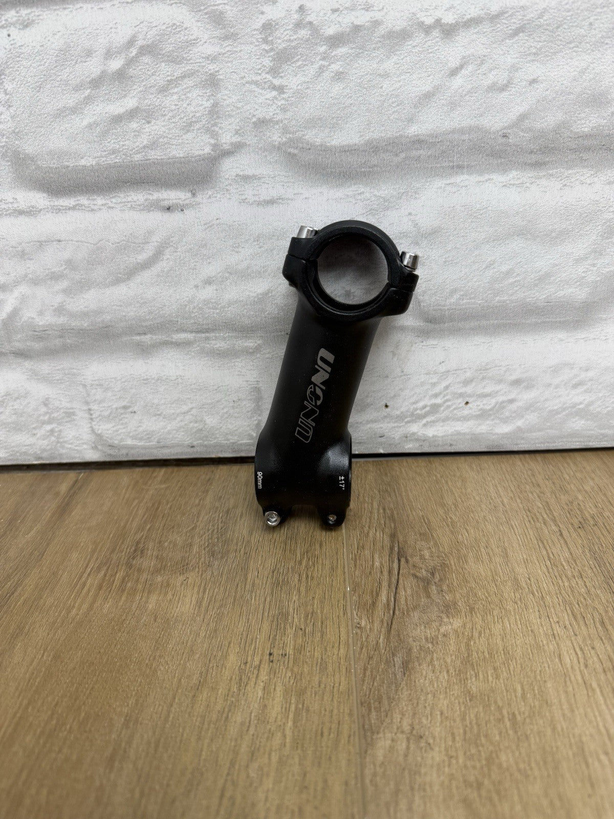 Uno Stem