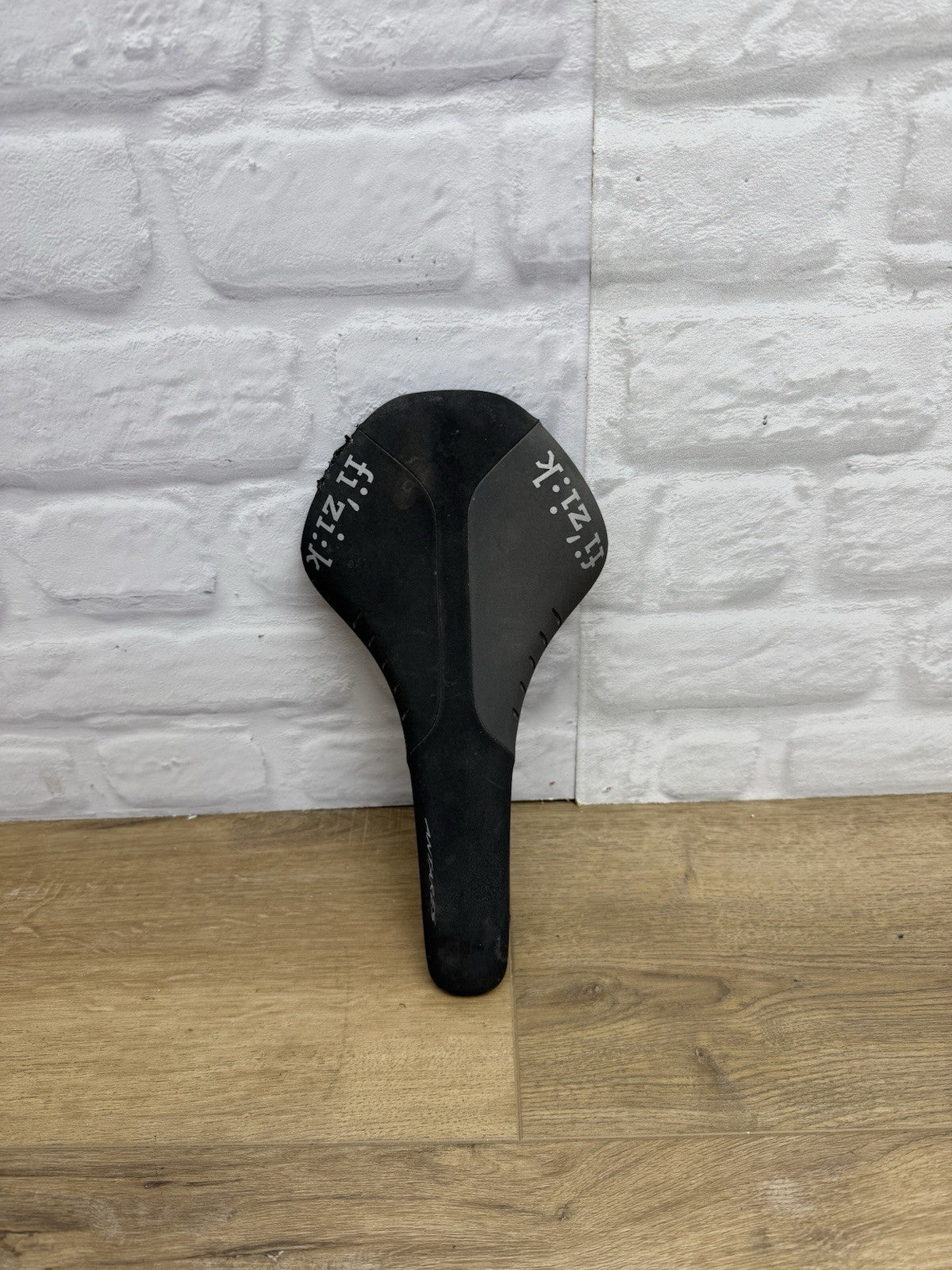 fizik antares road cycling saddle with cover