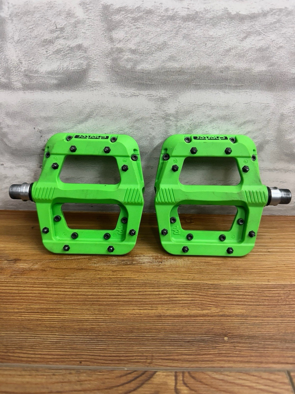 Race Face Chester Flat Pedals