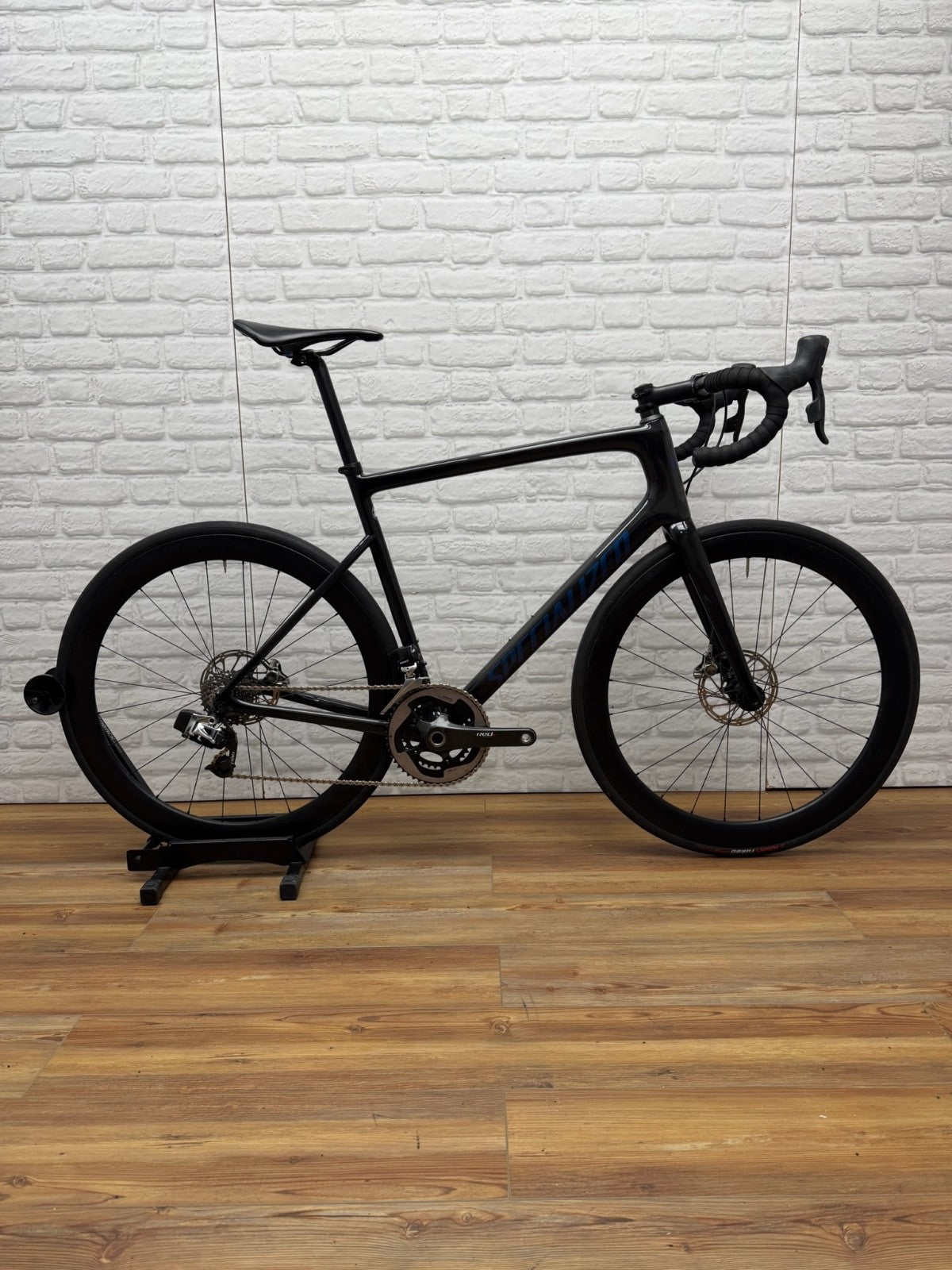 Specialized Tarmac SL6 Disc Sport 58cm eTap Road Bike