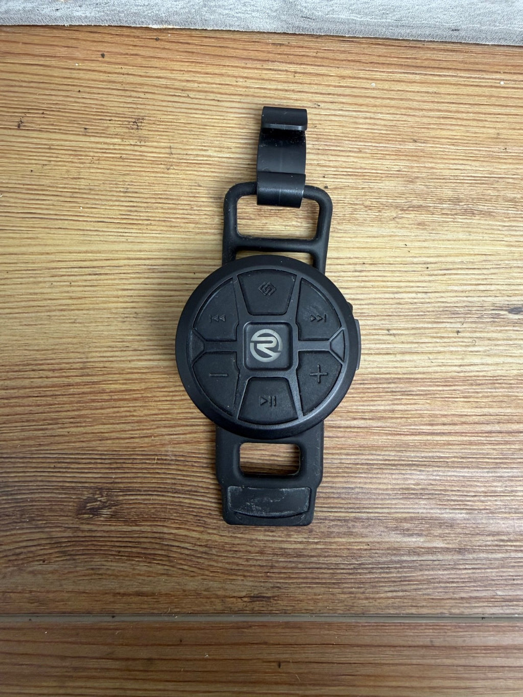 Recoil Waterproof Bluetooth Smartphone Remote Control