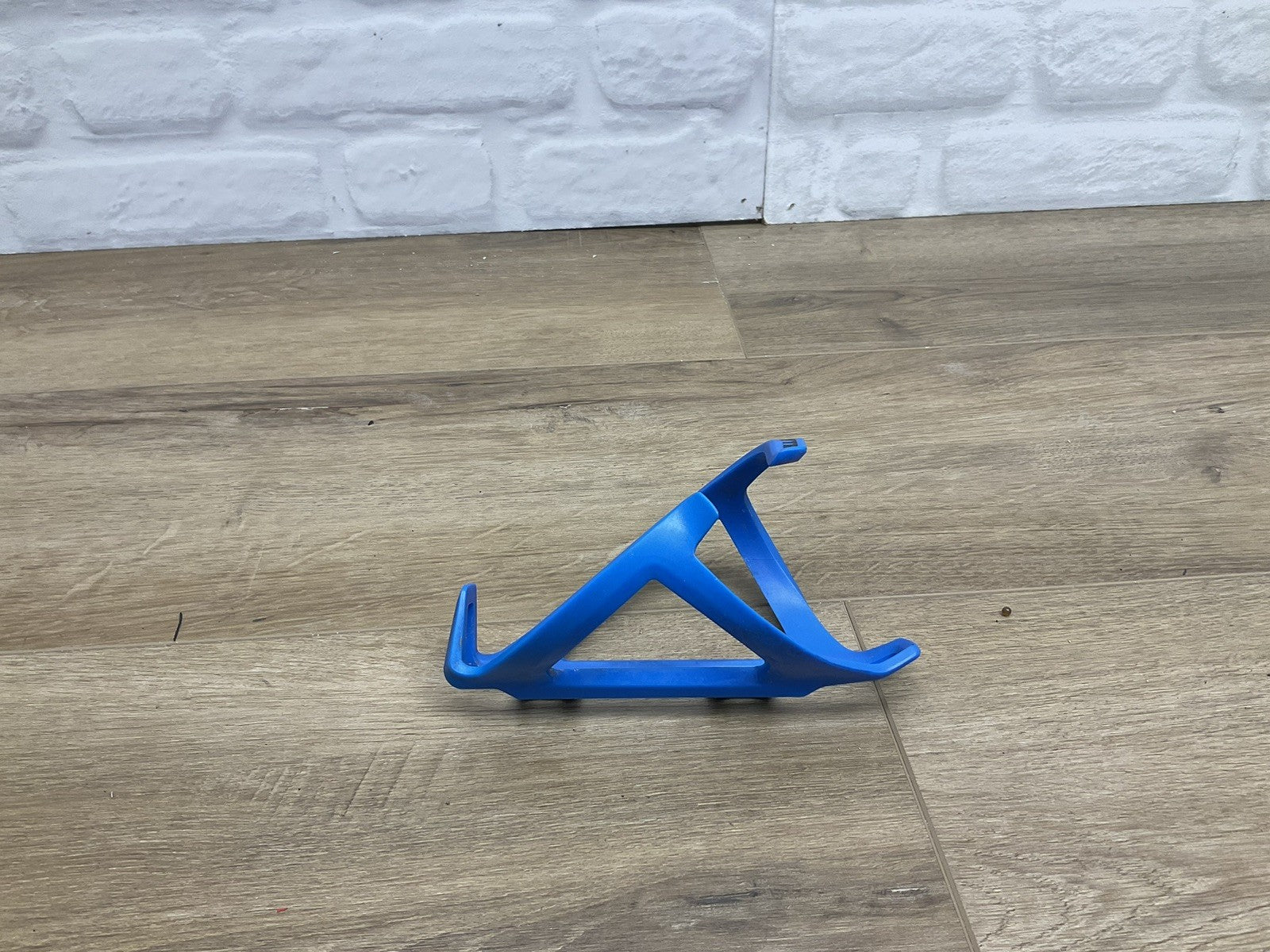 Playtri Cycling Water Bottle Cage Right Side Entry Blue 
