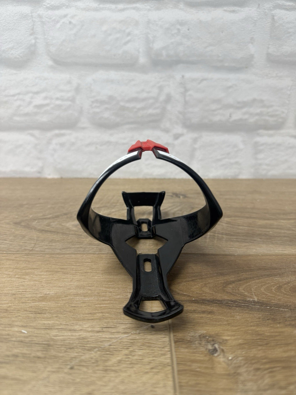 Elite Custom Race Plus bottle cage
