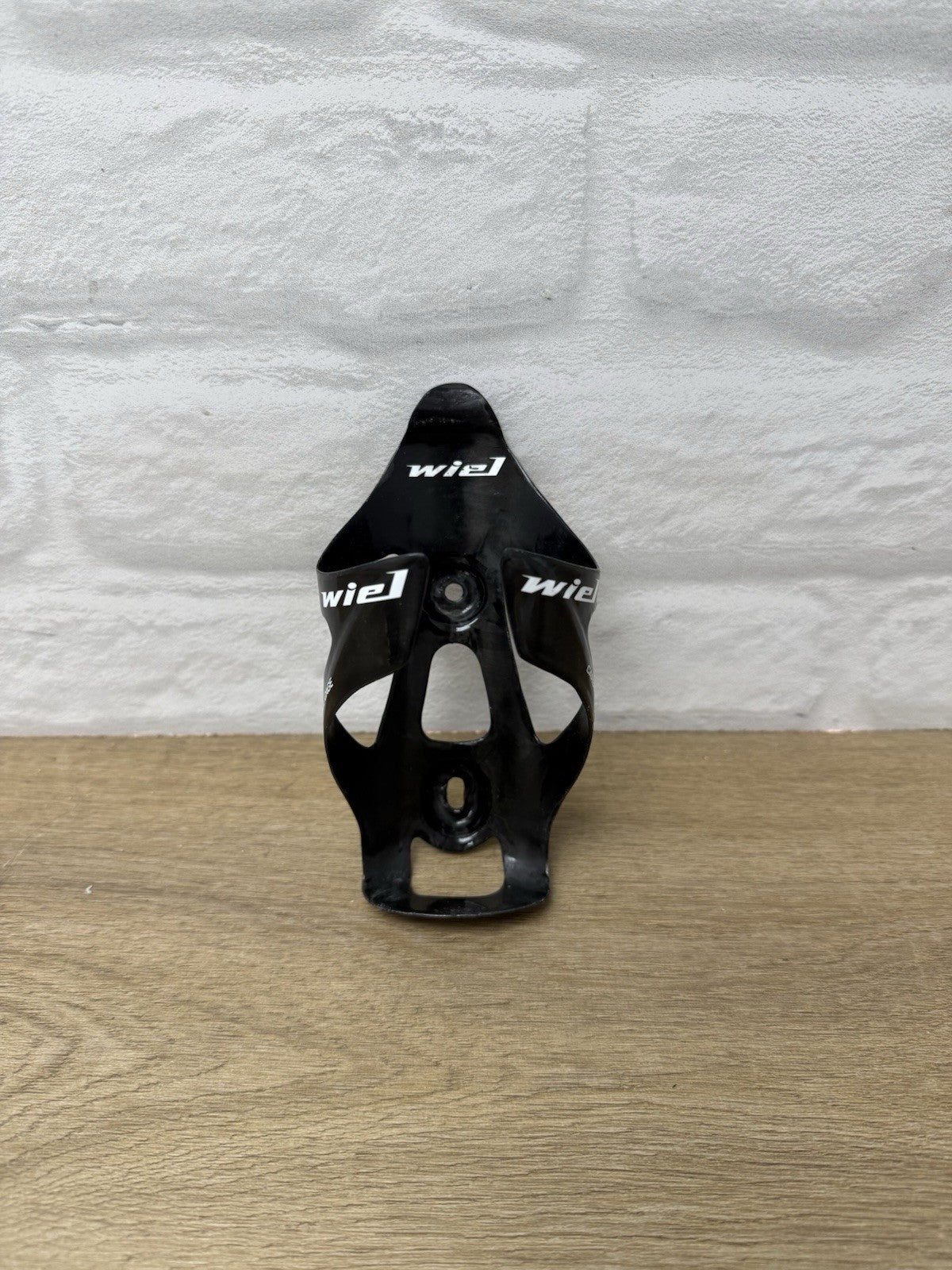 Wiel full carbon water bottle cage