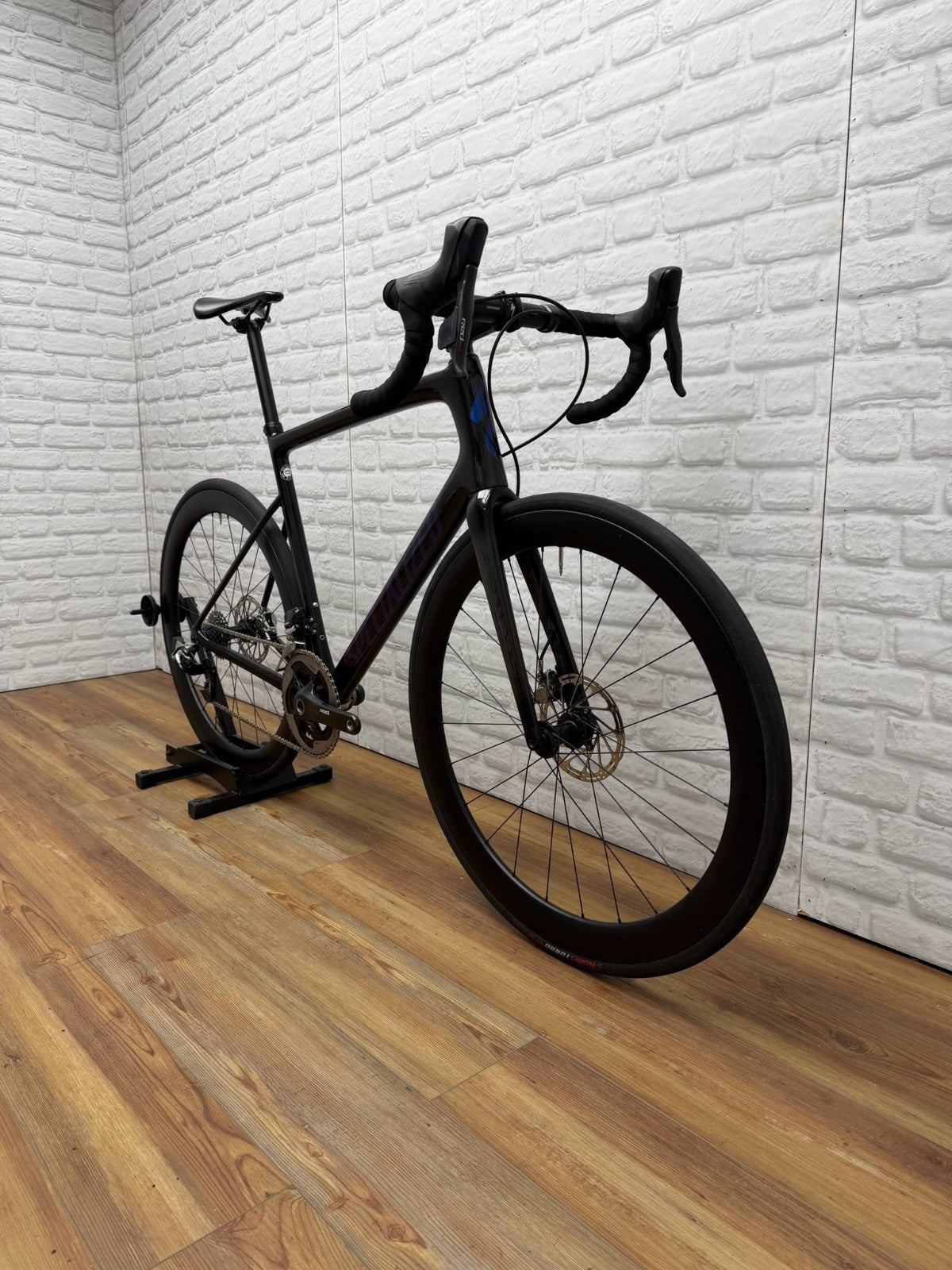 Specialized Tarmac SL6 Disc Sport 58cm eTap Road Bike