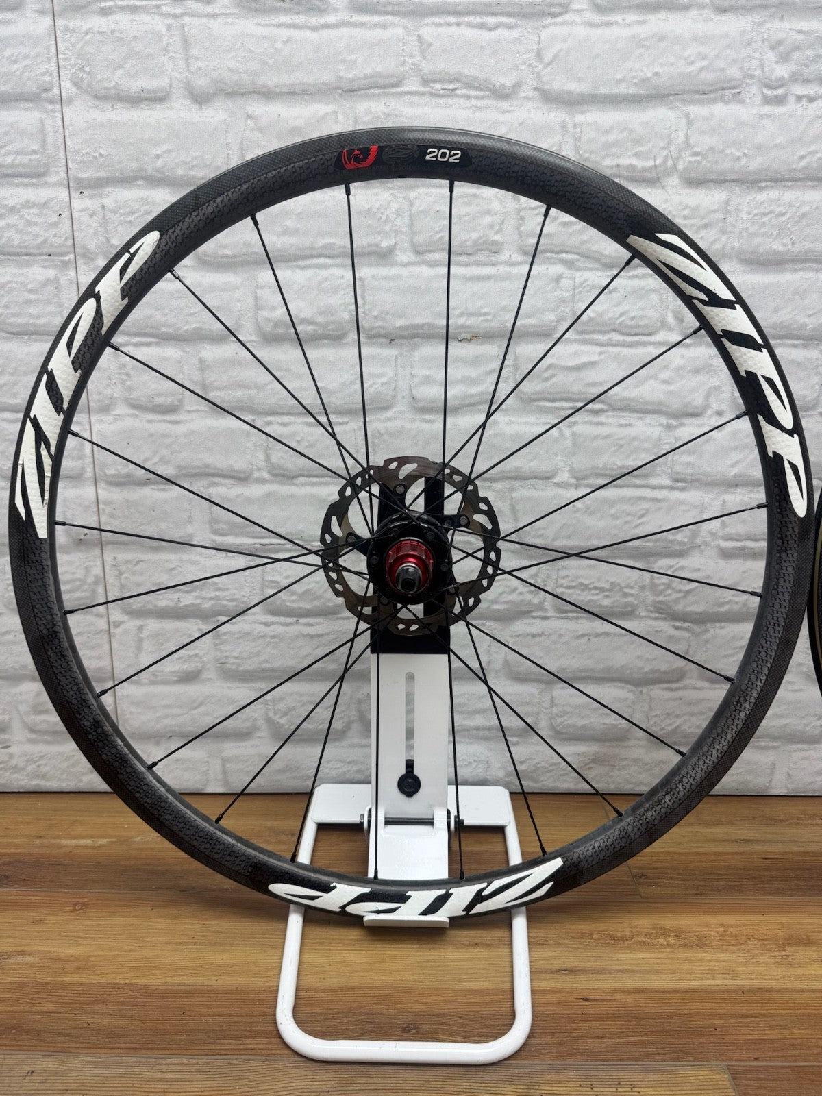 Zipp 202 Firecrest Disc Quick Release Wheelset Clincher with Zipp Travel Bag