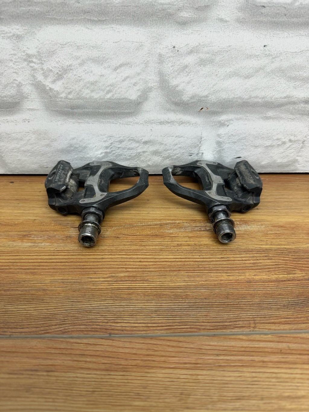 Shimano Ultegra PD-6800 Carbon Fiber Clipless Road Bike Pedals