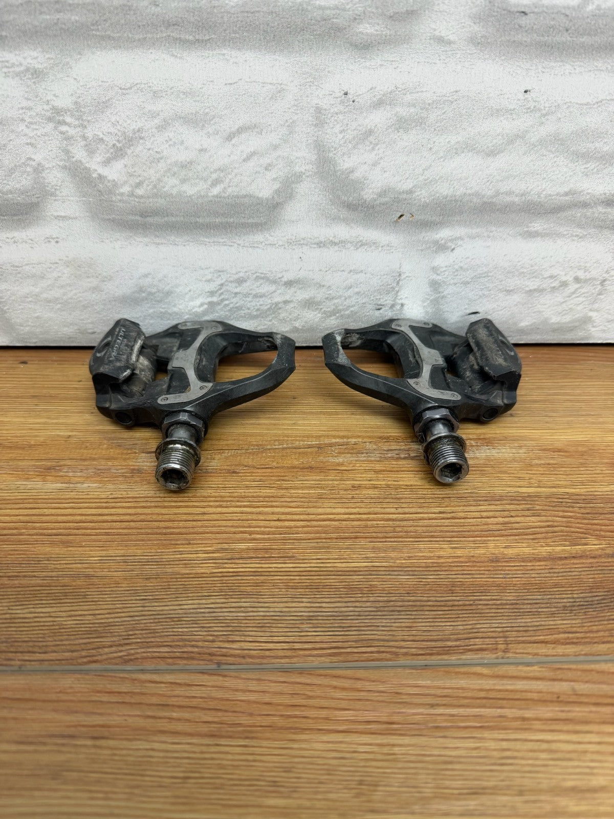 Shimano Ultegra PD-6800 Carbon Fiber Clipless Road Bike Pedals