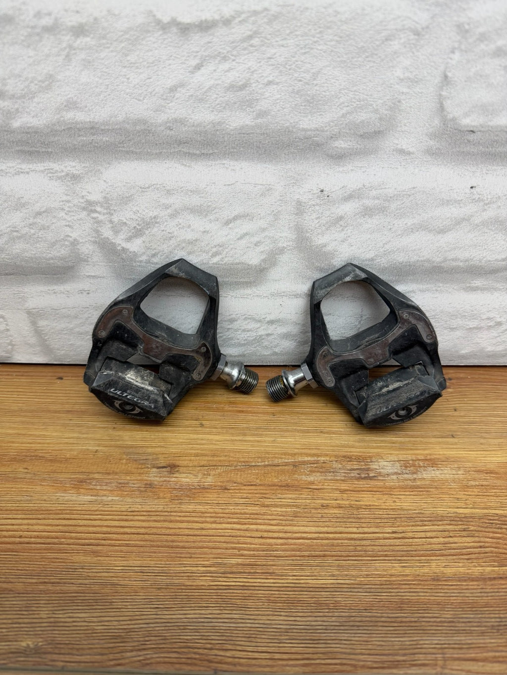 Shimano Ultegra PD-6800 Carbon Fiber Clipless Road Bike Pedals
