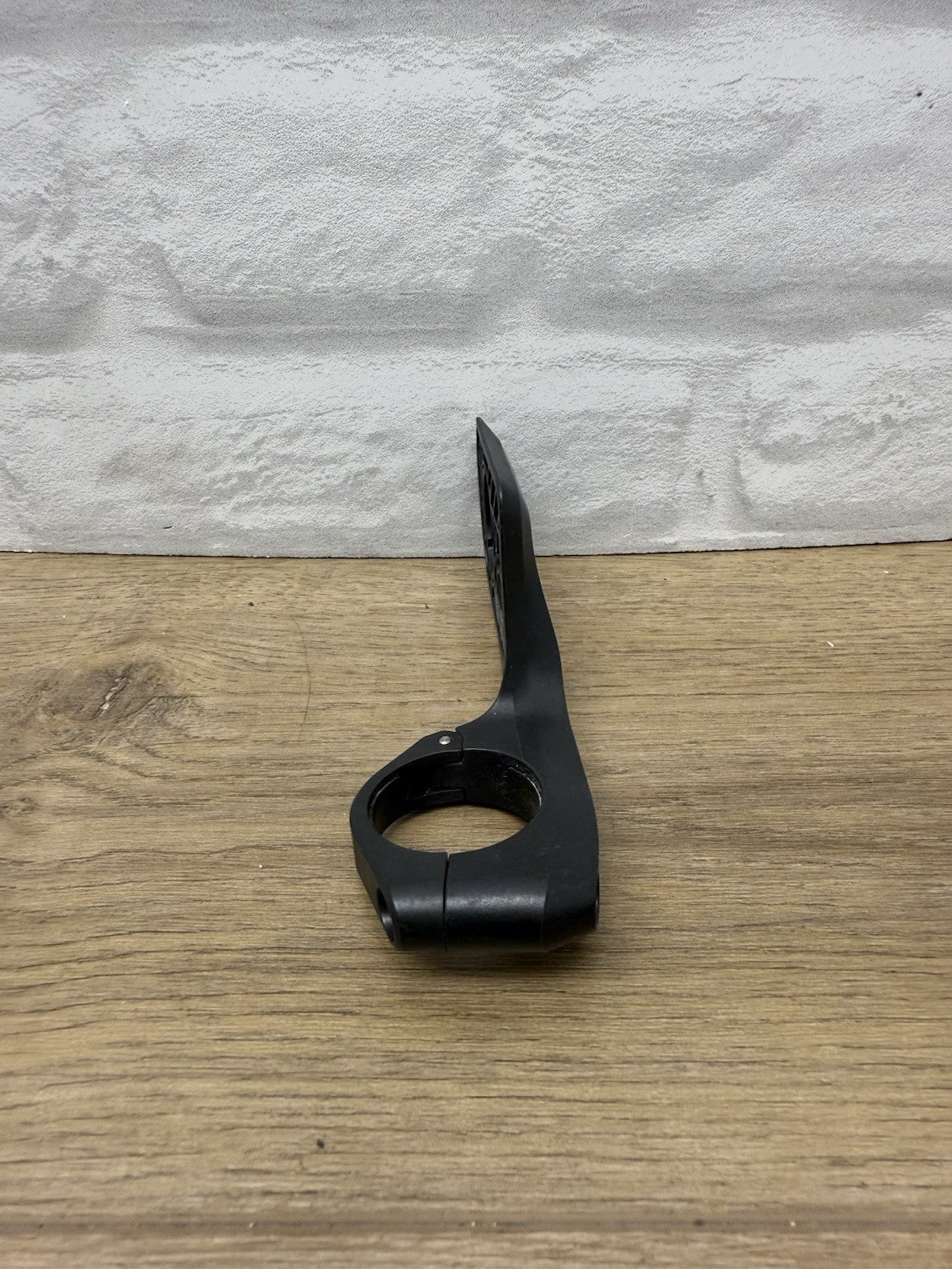 Wahoo Elemnt Bolt Aero Out-Front Mount