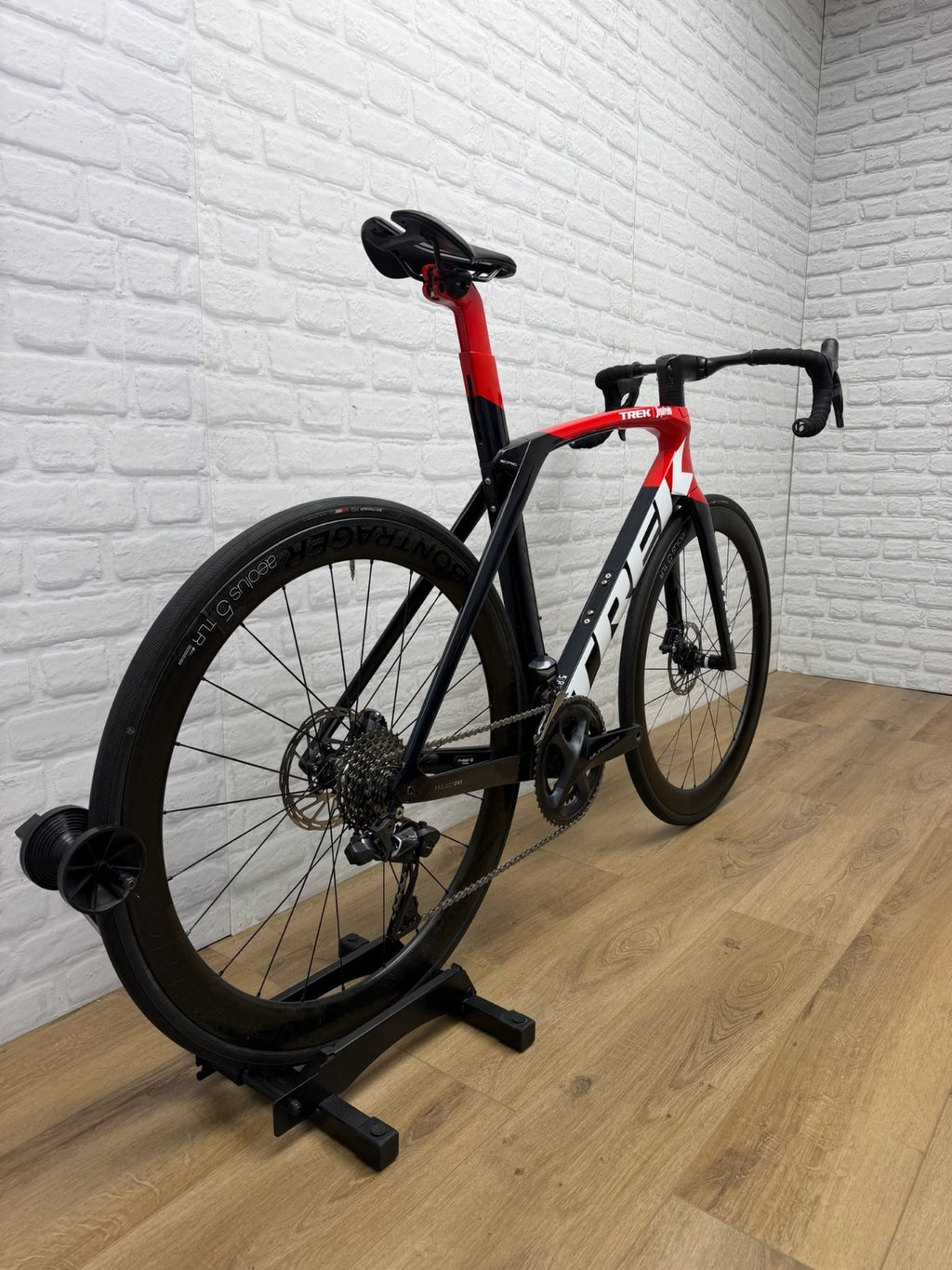 Trek Madone SLR 58cm Project One Team Segafredo Edition