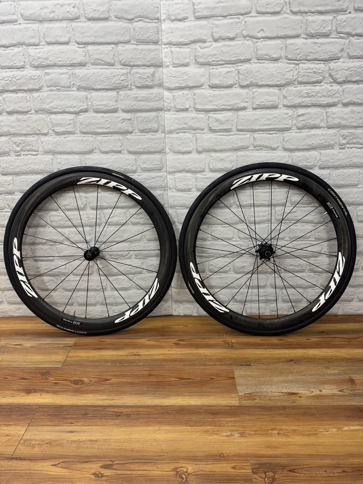 Zipp 303 Showstopper Clincher Carbon Rim Brake Wheelset