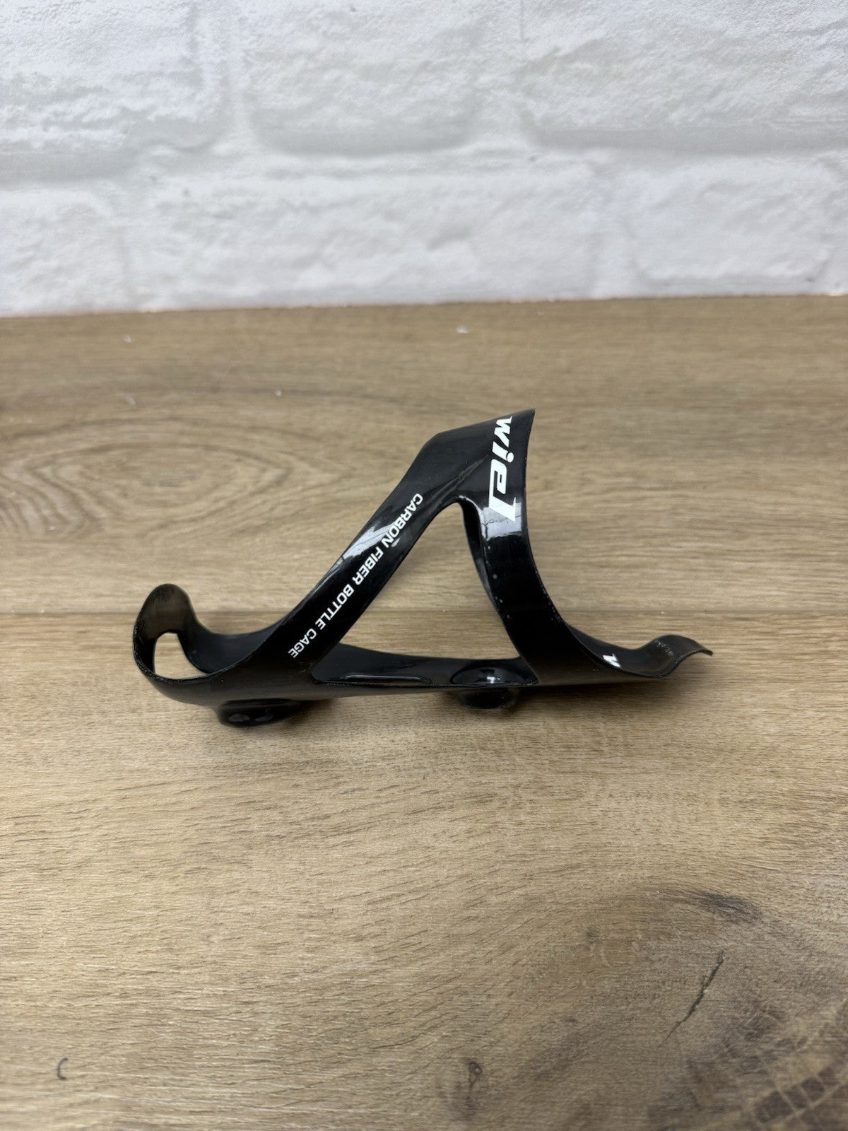 Wiel full carbon water bottle cage