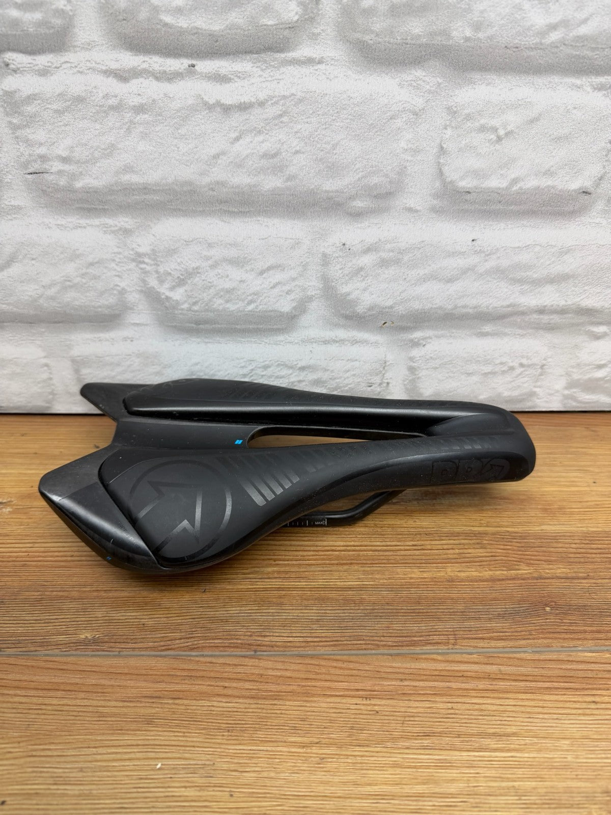 Shimano Pro Aerofuel Stealth SS Rail Road Bike Saddle