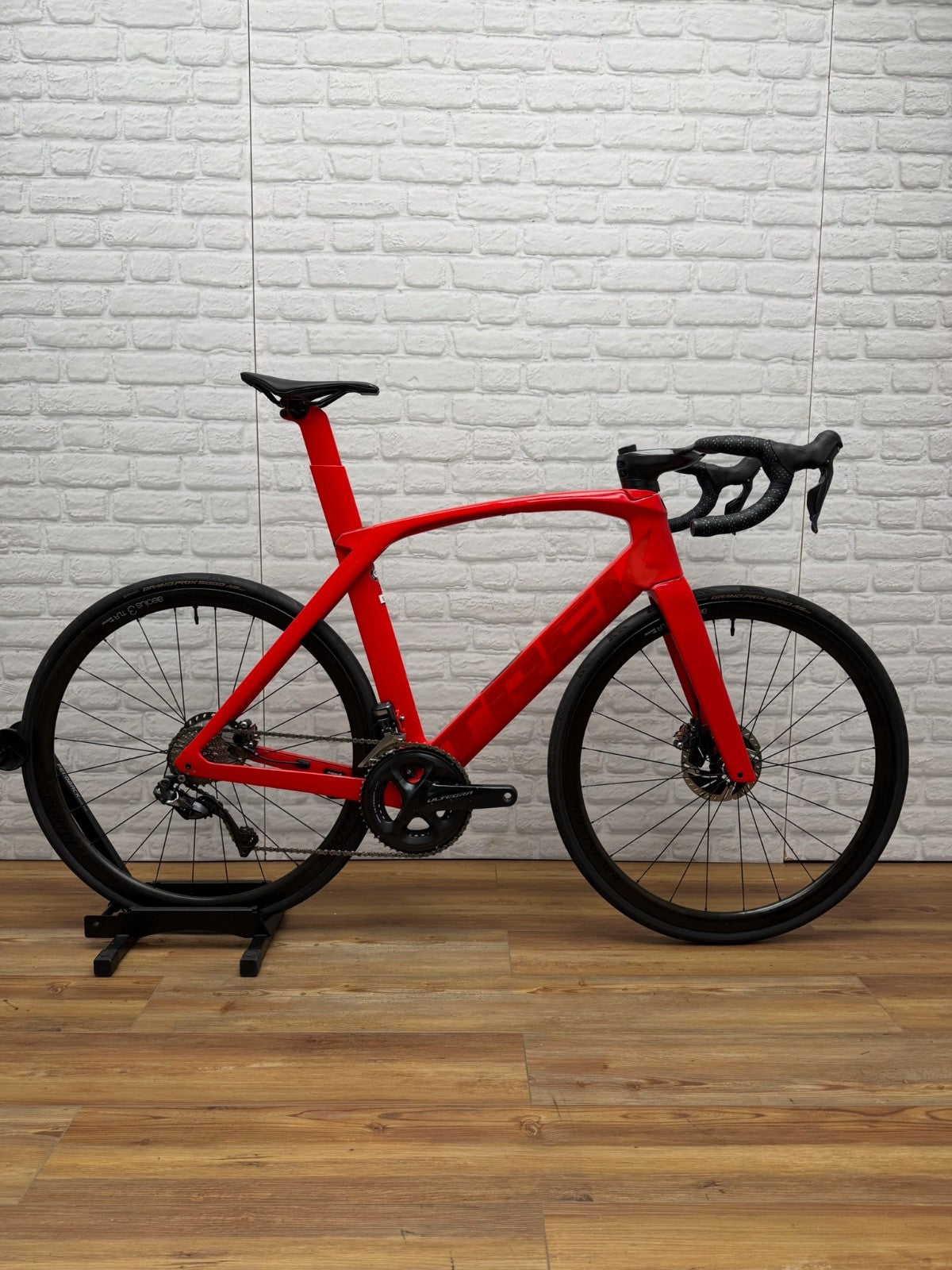 Trek Madone Di2 58cm Road Bike