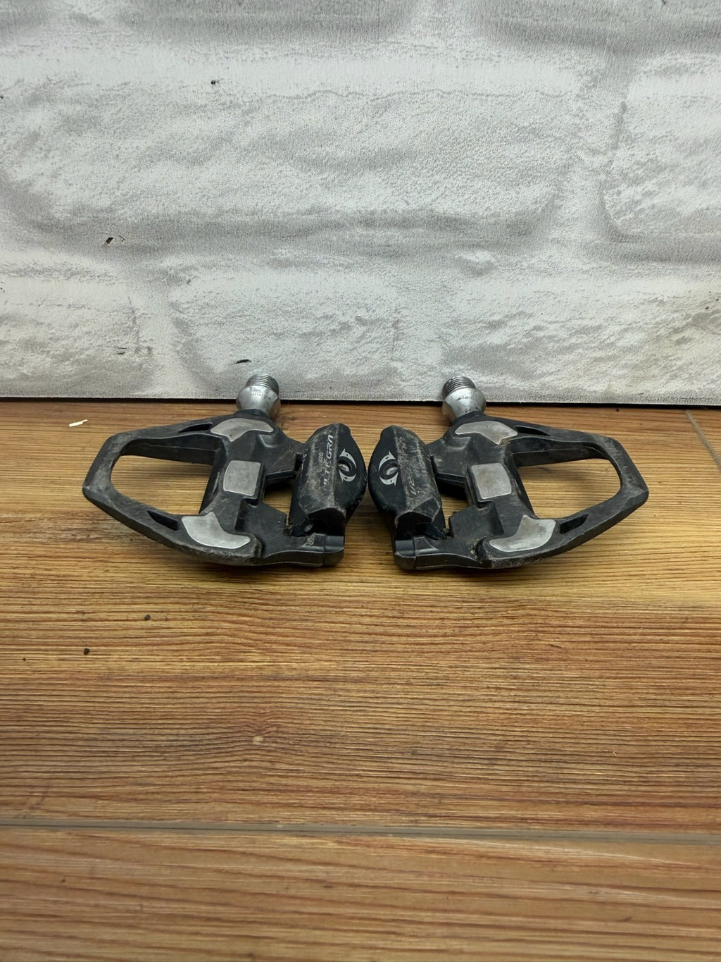Shimano Ultegra PD-R6800 Carbon SPD-SL Road Bike Pedals