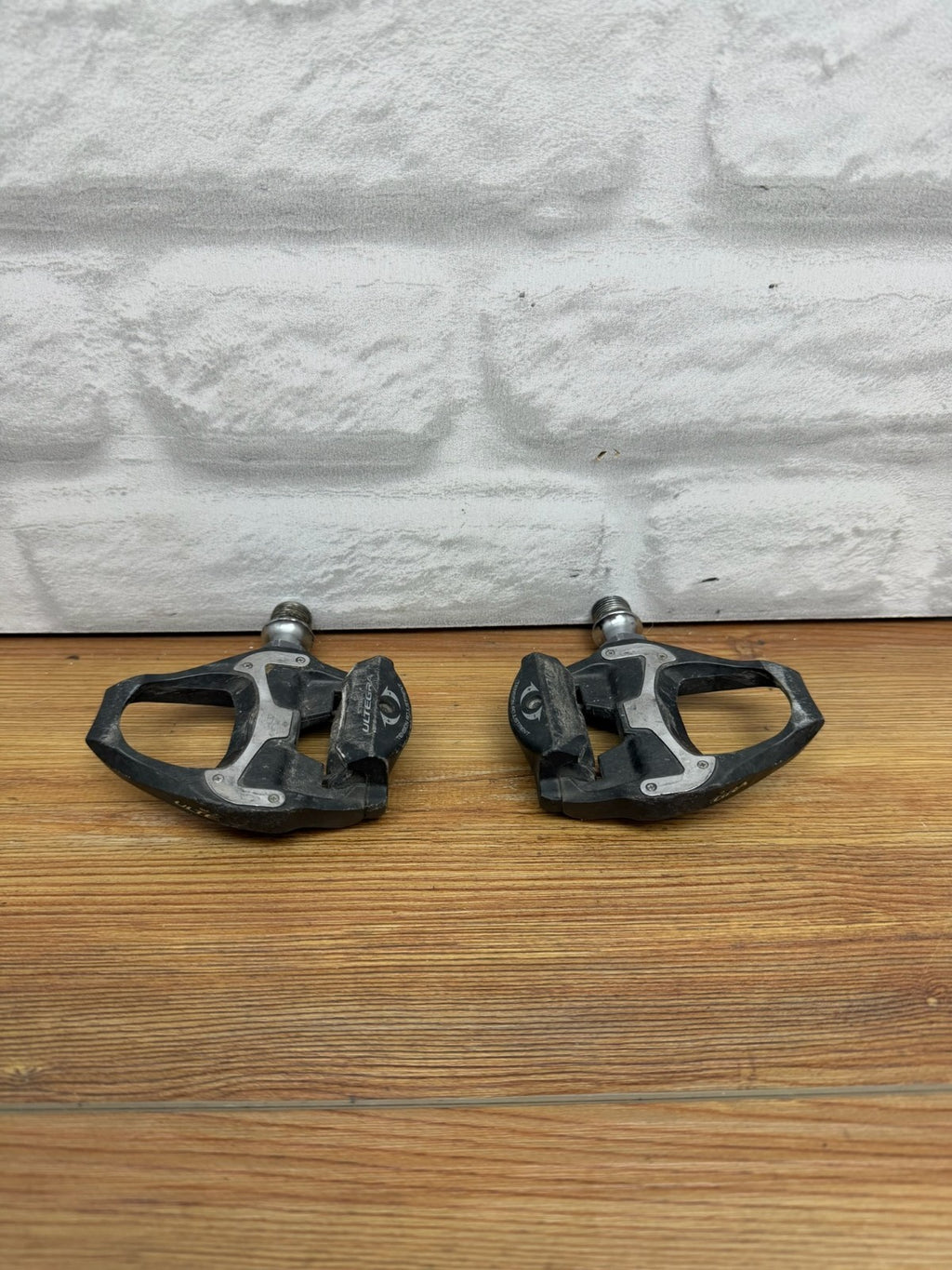 Shimano Ultegra PD-6800 Carbon Fiber Clipless Road Bike Pedals