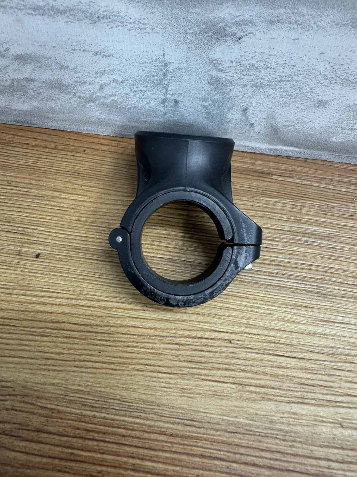 Garmin Varia Seat-Post Mount – Quarter Turn Rear Bike Radar & Light Attachment