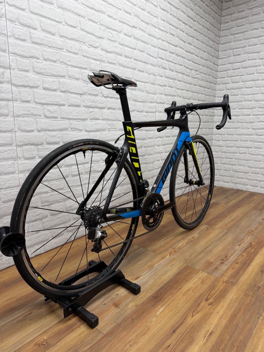 Giant Propel Small