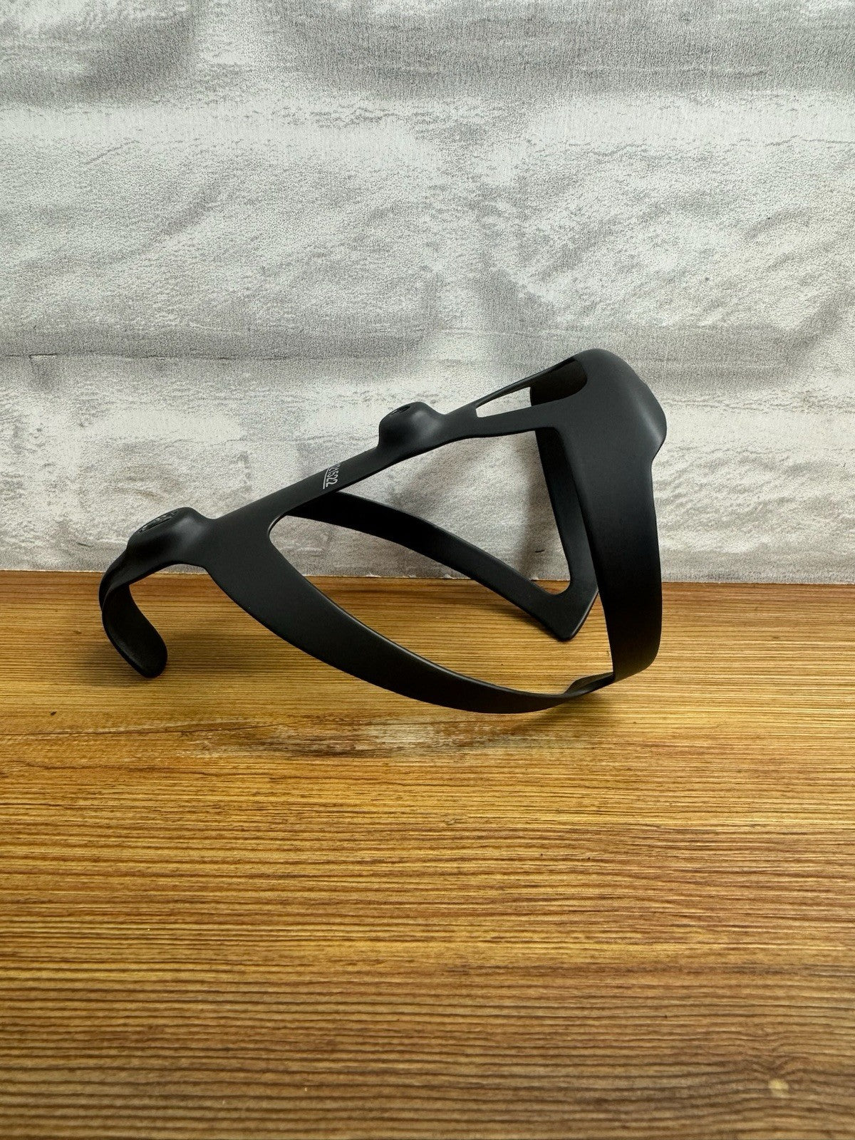 Bontrager Pro OCLV Carbon Bottle Cage — Take Off