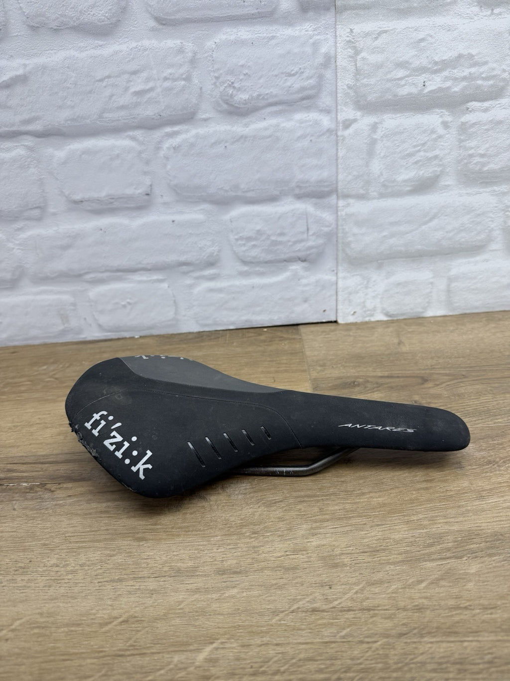 fizik antares road cycling saddle with cover