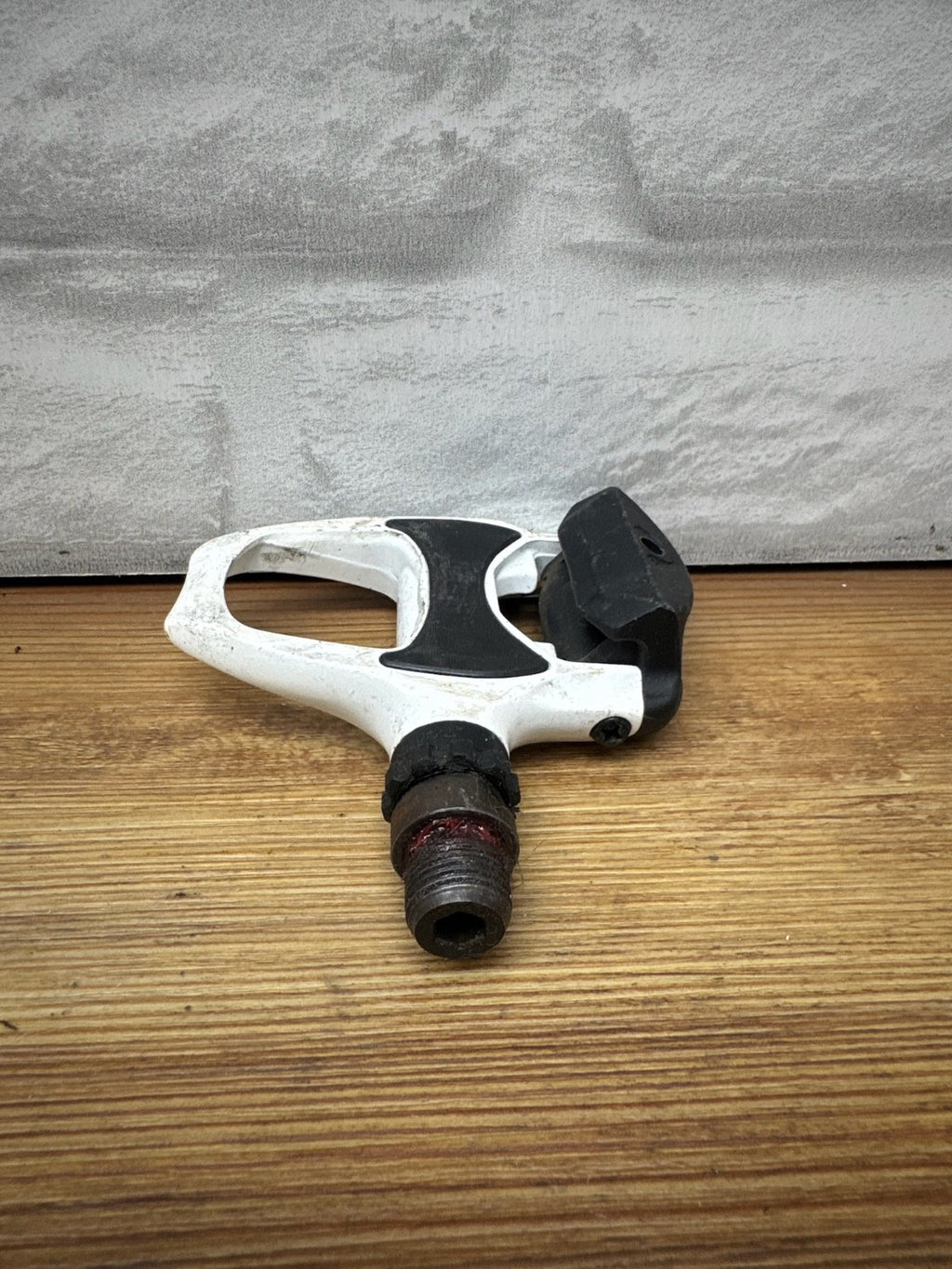 Shimano Light Action PD-R540 RIGHT PEDAL ONLY