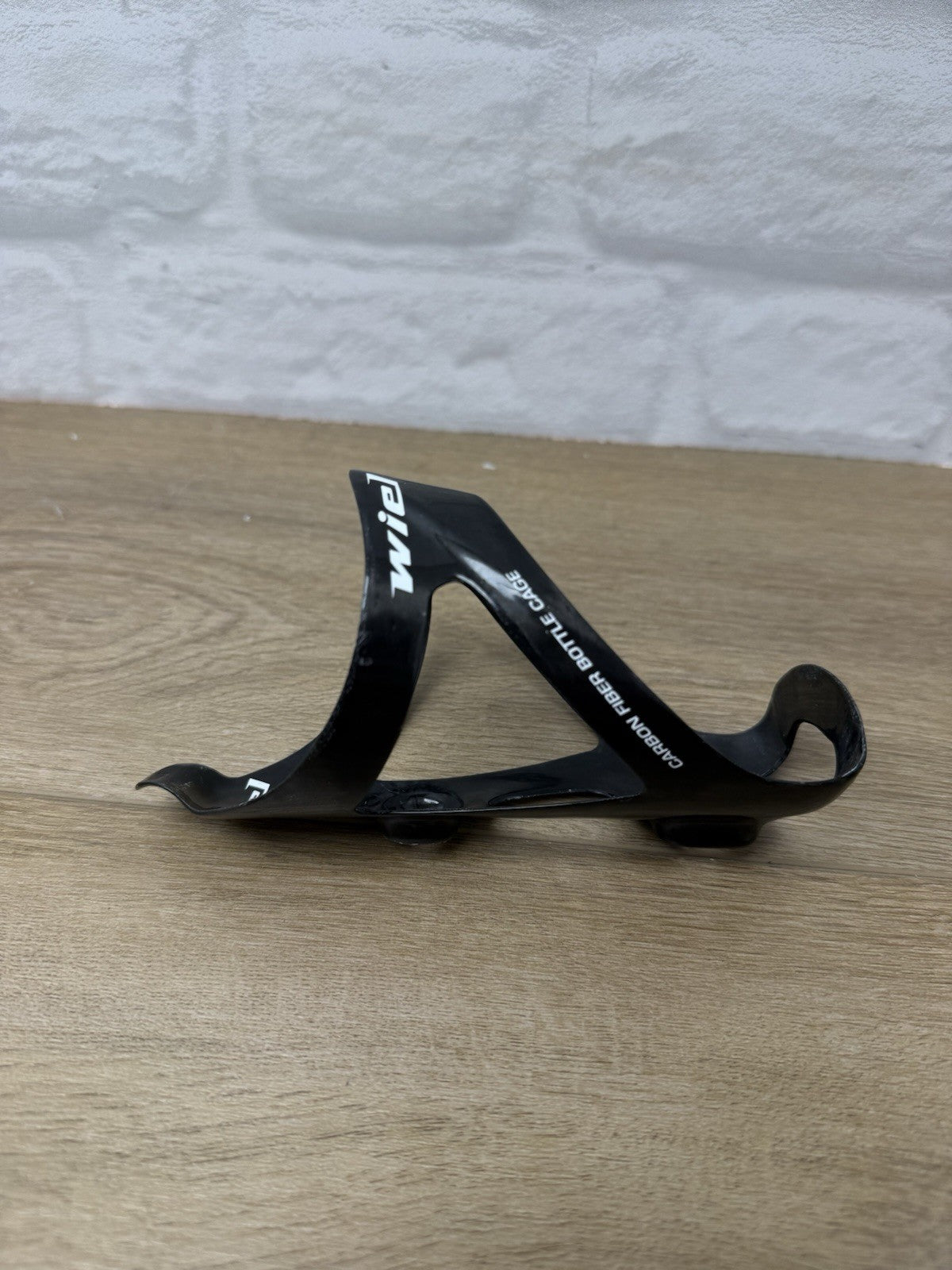 Wiel full carbon water bottle cage