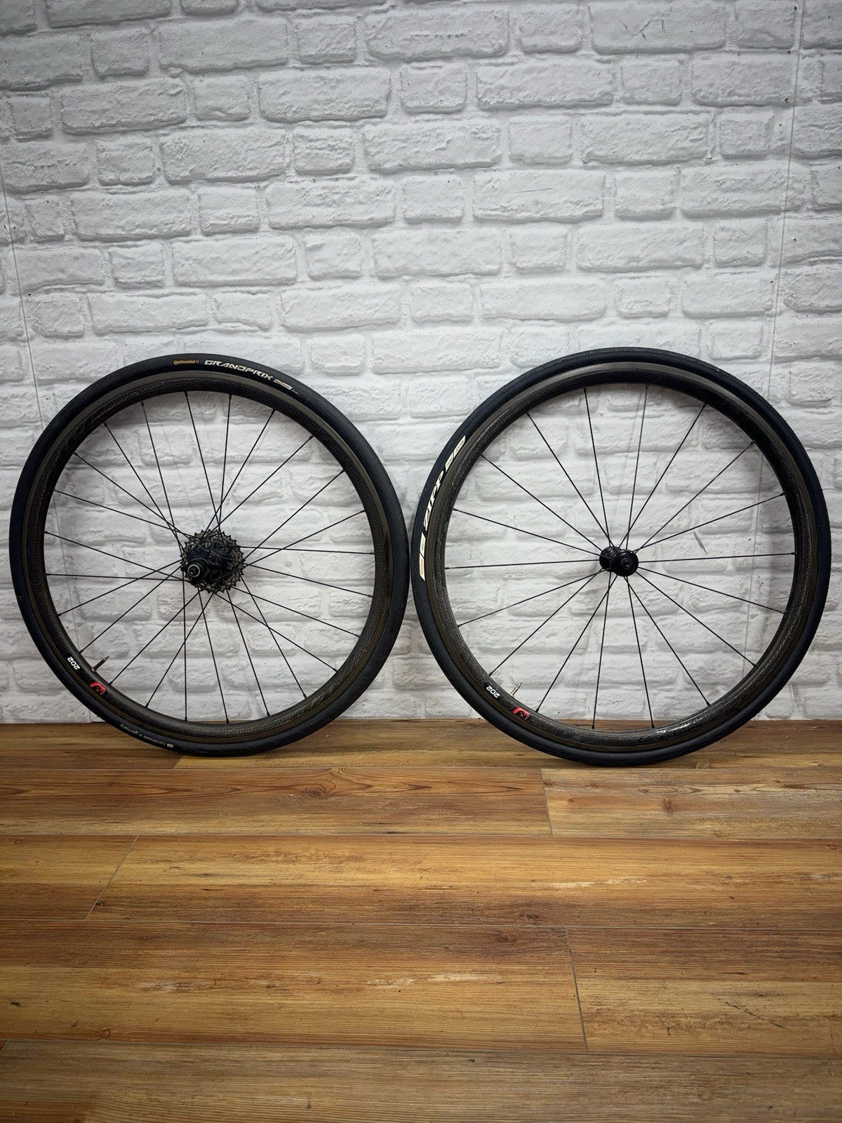 Zipp 202 Firecrest Wheel Set
