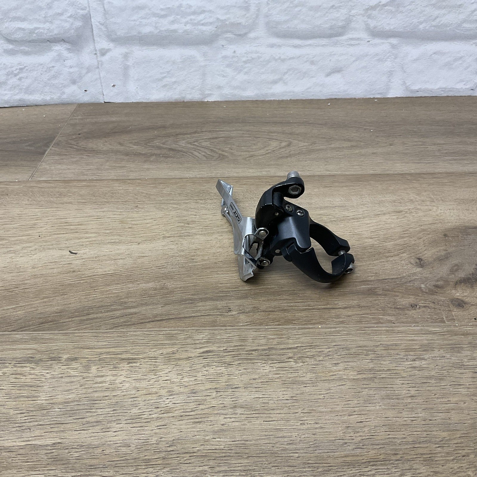 Shimano 105 FD-5700 Speed Double Road Clamp-On  Front Derailleur