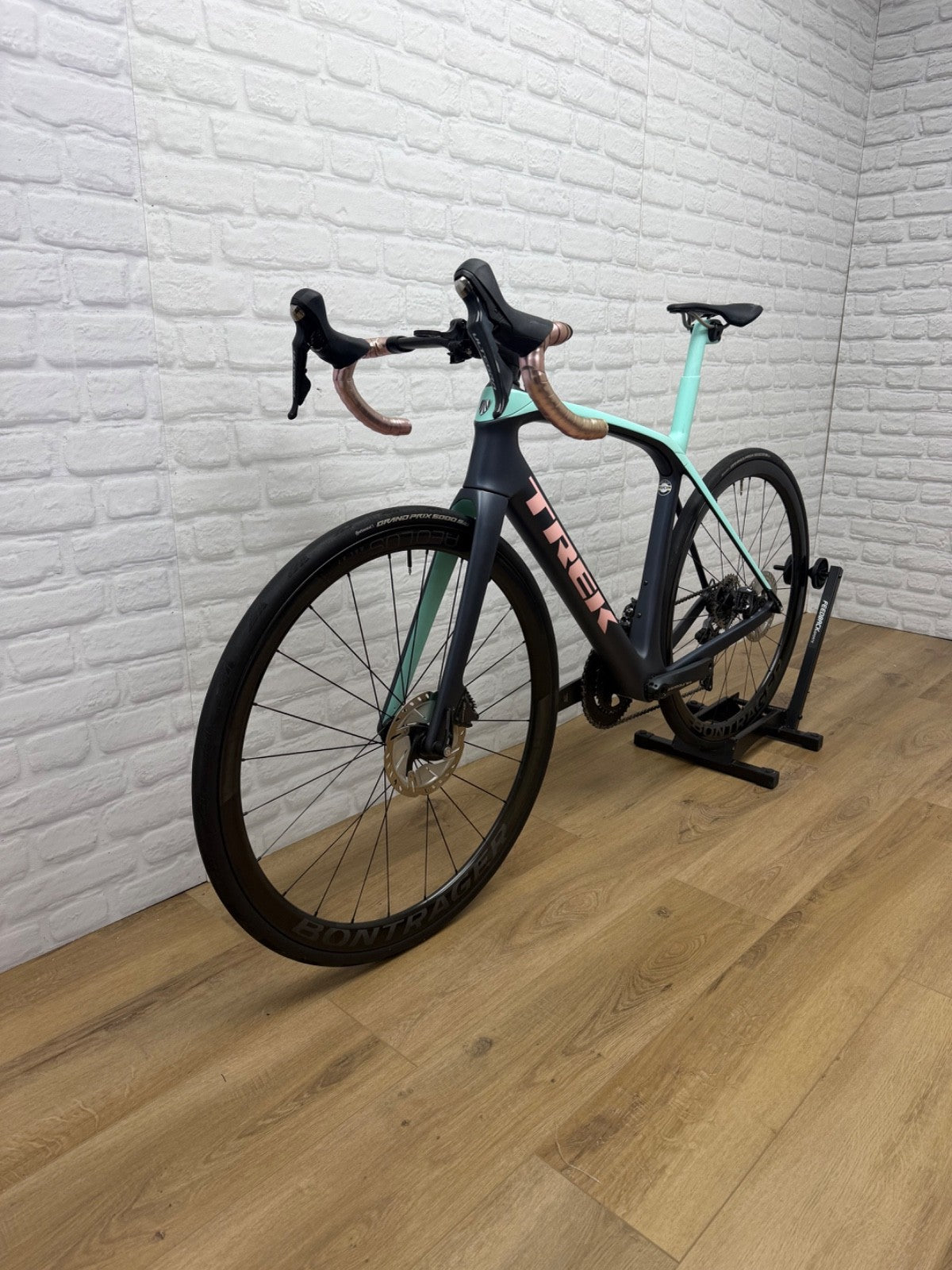 Trek Domane SLR Project One 54cm